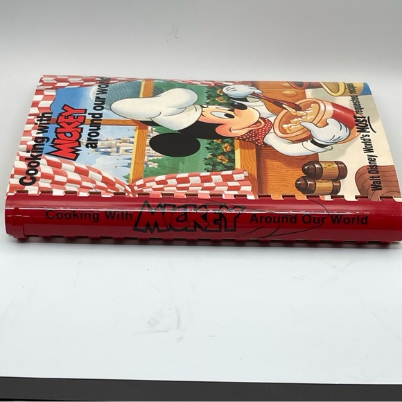 Vintage 1986 Disney Cooking With Mickey Spiral Cookbook Walt Disney World - Picture 4 of 8